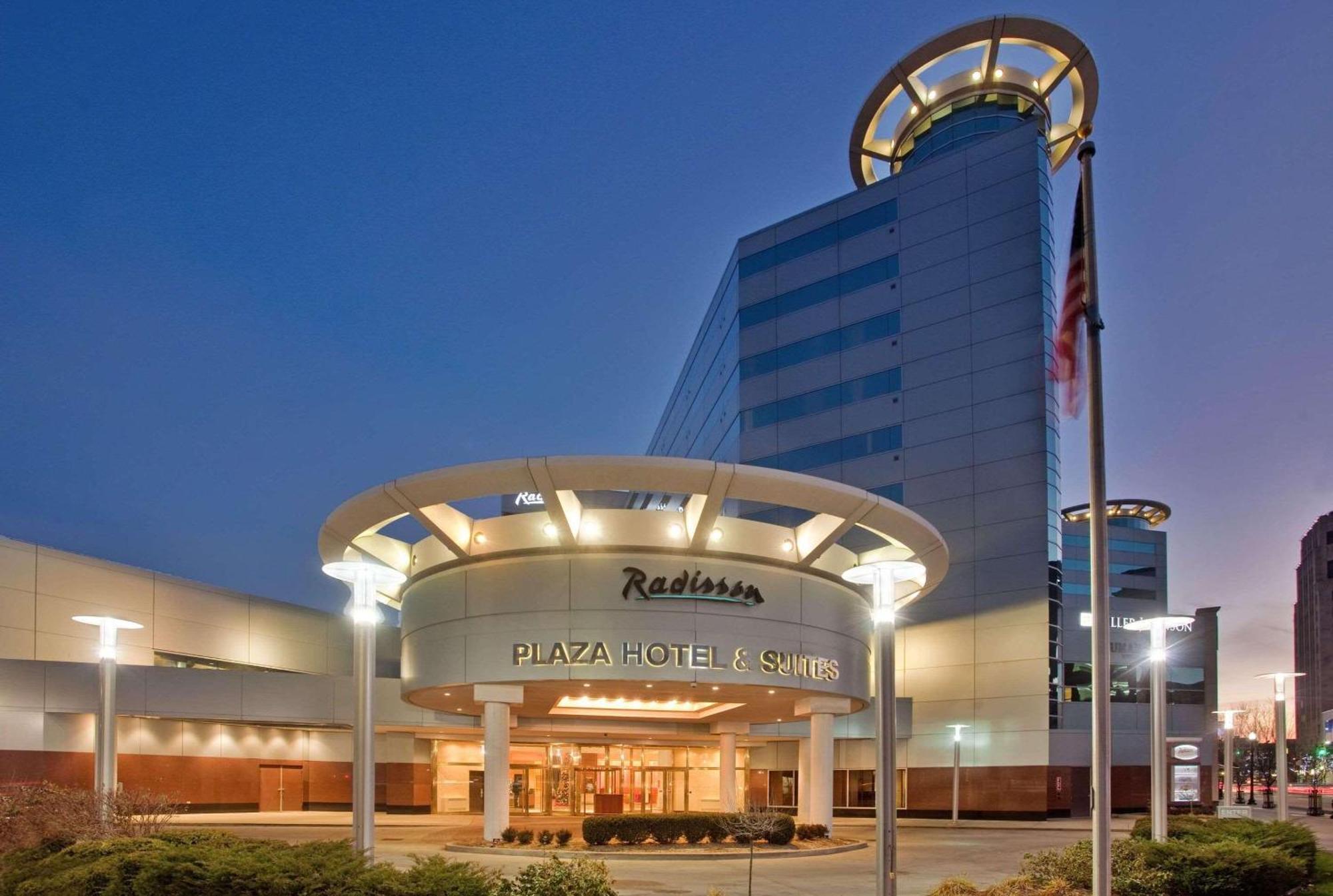 Radisson Plaza Hotel And Suites Kalamazoo Exterior photo