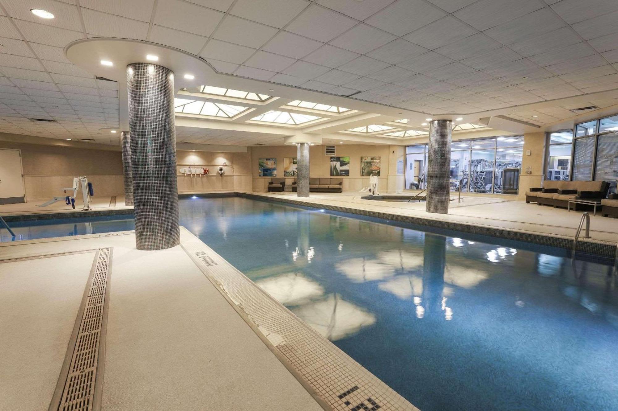 Radisson Plaza Hotel And Suites Kalamazoo Exterior photo