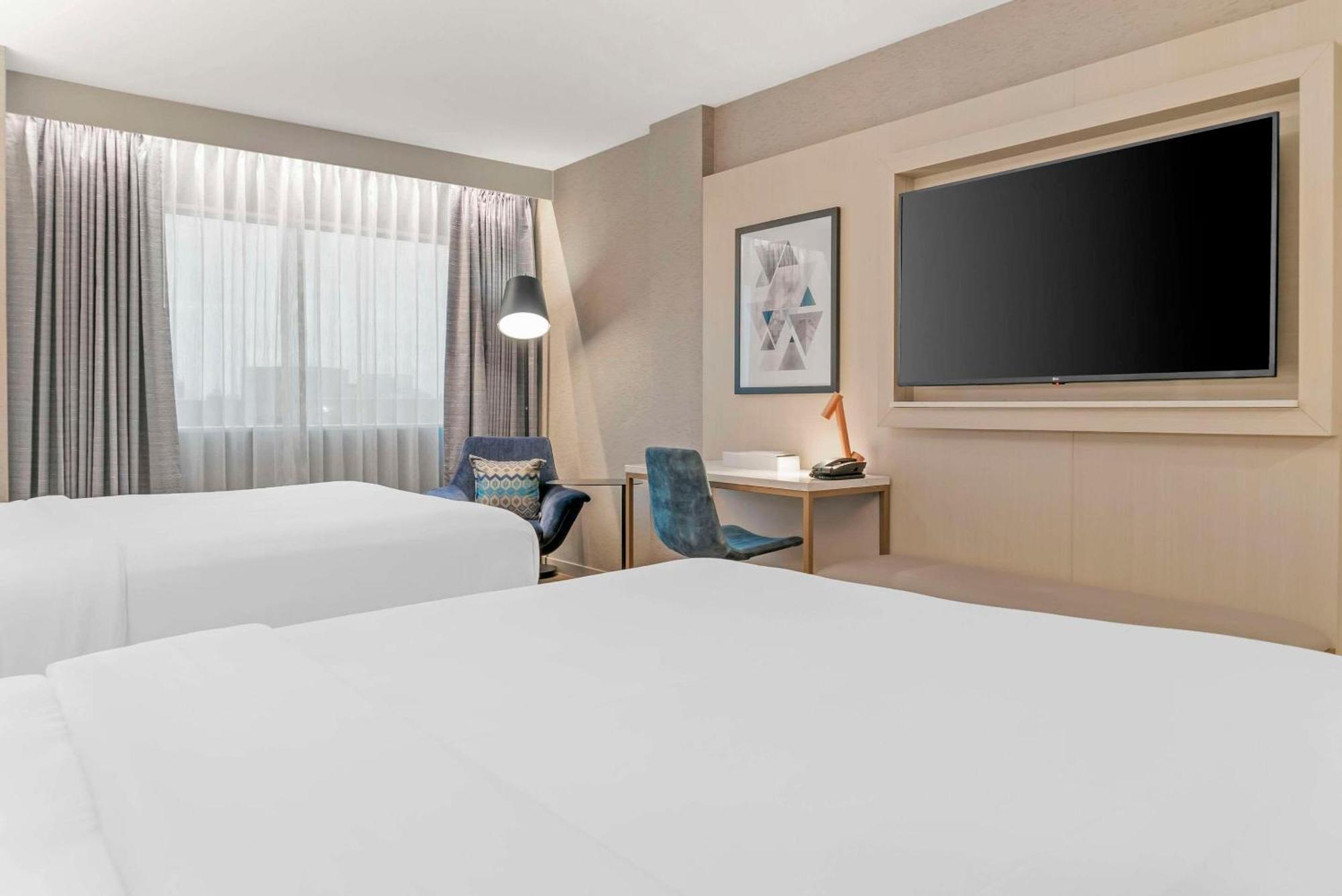 Radisson Plaza Hotel And Suites Kalamazoo Exterior photo